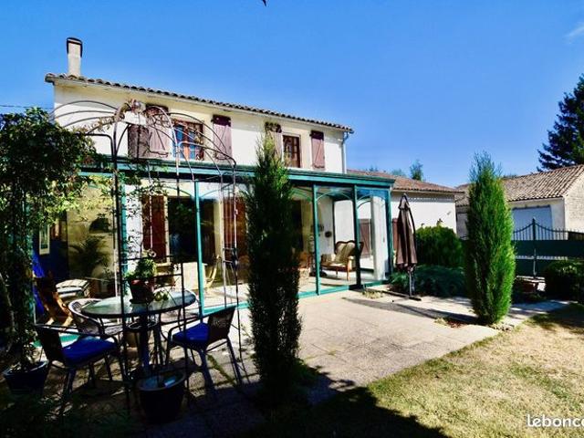 Propriété 7 pièces 174 m²