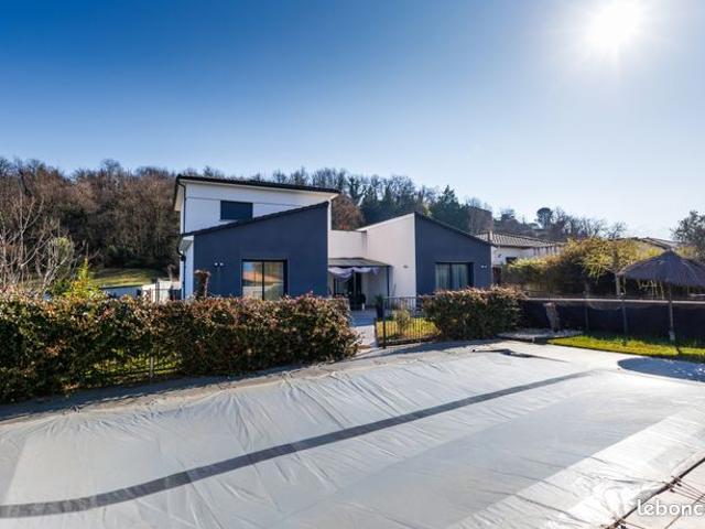 Propriété 7 pièces 175 m²