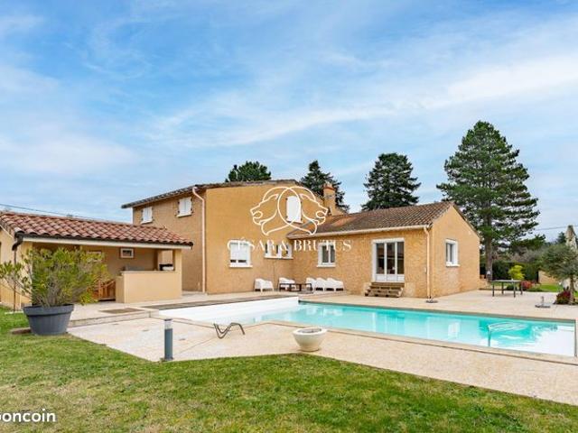 Propriété 7 pièces 175 m²