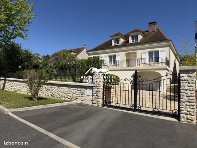 Propriété 7 pièces 175 m²