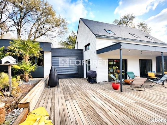 Propriété 7 pièces 175 m²