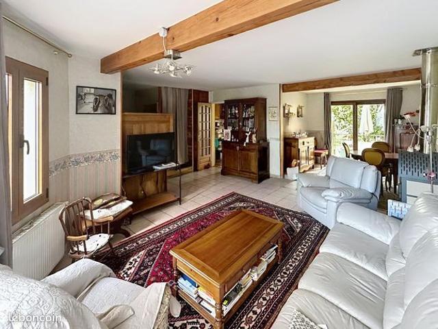 Propriété 7 pièces 175 m²
