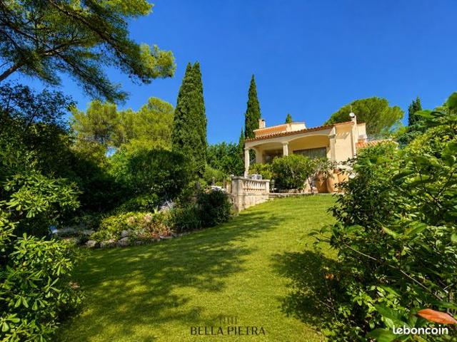 Propriété 7 pièces 175 m²