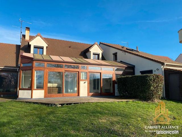 Propriété 7 pièces 176 m²