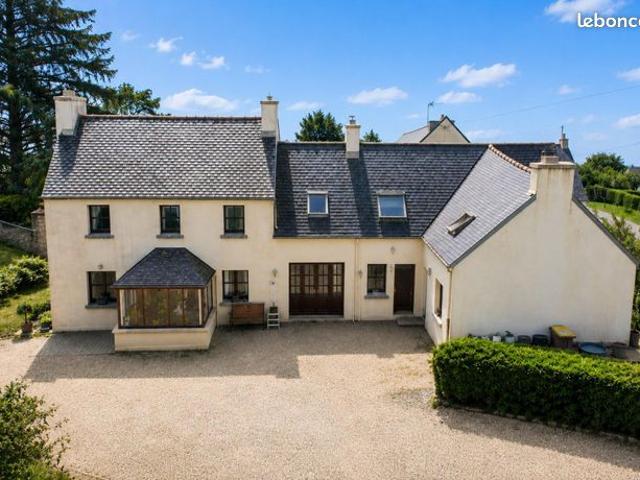 Propriété 7 pièces 176 m²
