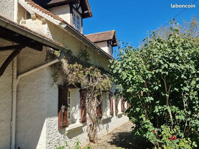 Propriété 7 pièces 176 m²