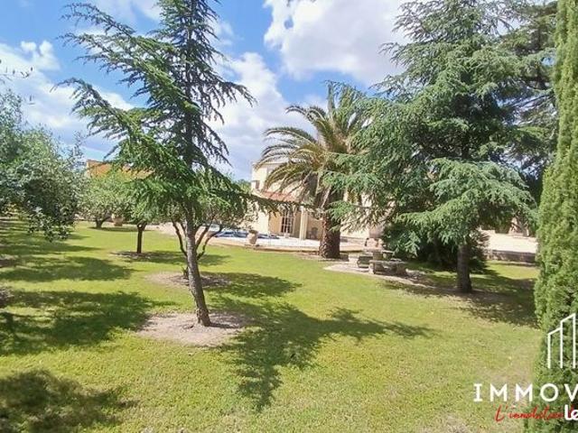 Propriété 7 pièces 177 m²
