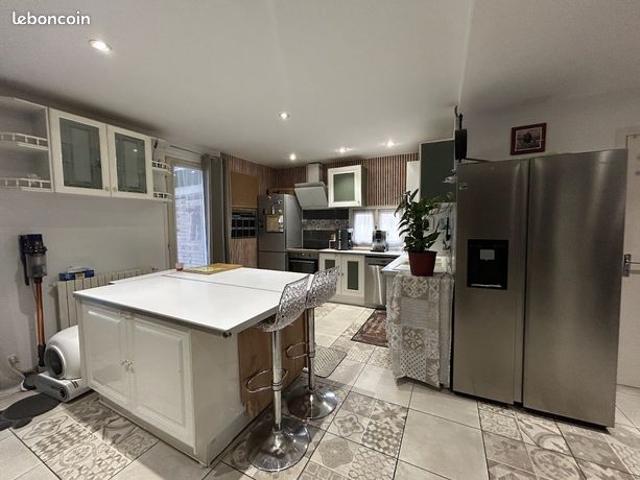 Propriété 7 pièces 177 m²