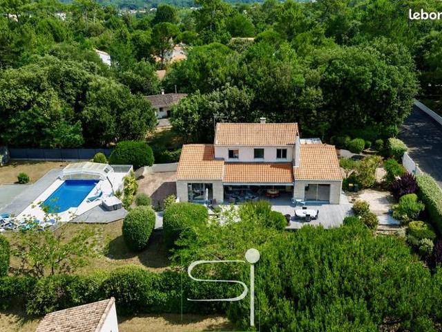 Propriété 7 pièces 177 m²