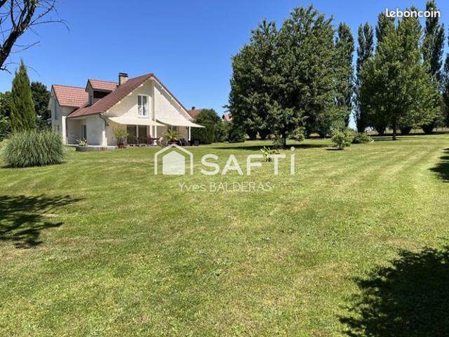 Propriété 7 pièces 177 m²