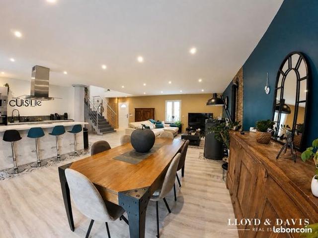 Propriété 7 pièces 177 m²