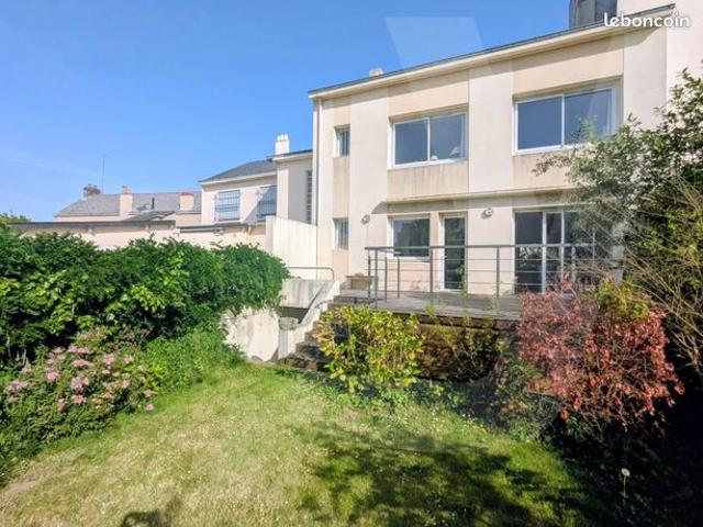 Propriété 7 pièces 178 m²