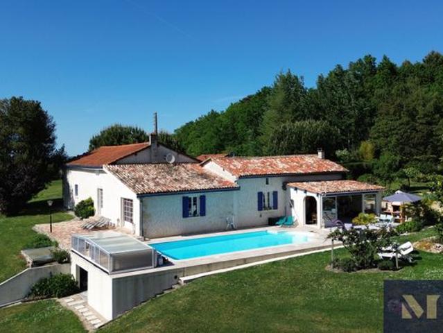 Propriété 7 pièces 178 m²