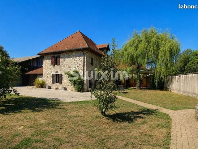 Propriété 7 pièces 178 m²