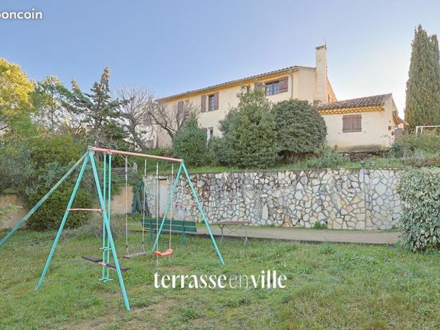 Propriété 7 pièces 178 m²