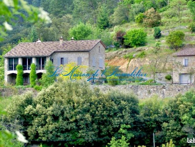 Propriété 7 pièces 178 m²