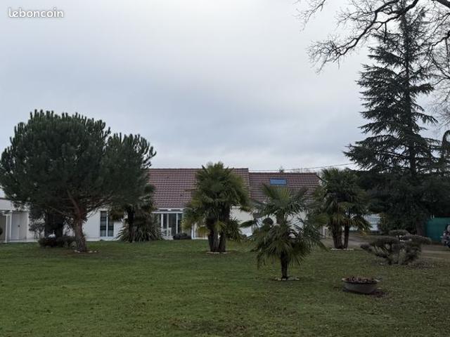Propriété 7 pièces 179 m²