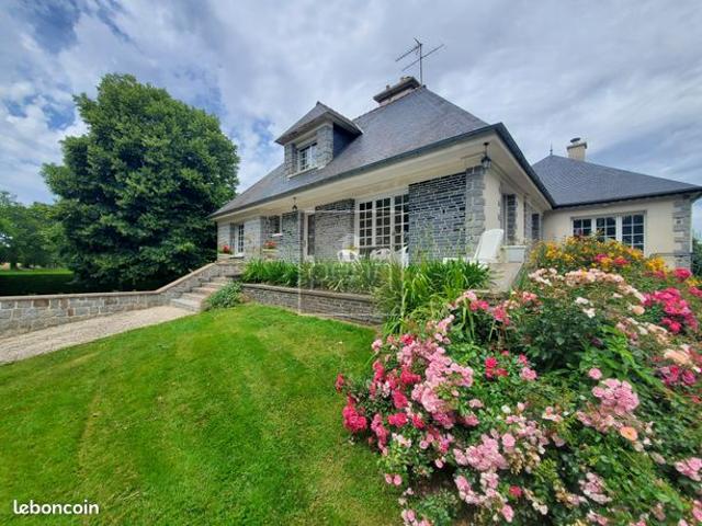 Propriété 7 pièces 179 m²