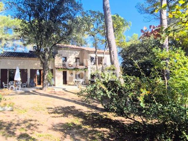 Propriété 7 pièces 179 m²