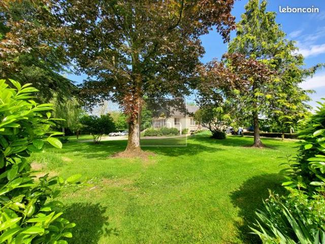 Propriété 7 pièces 179 m²