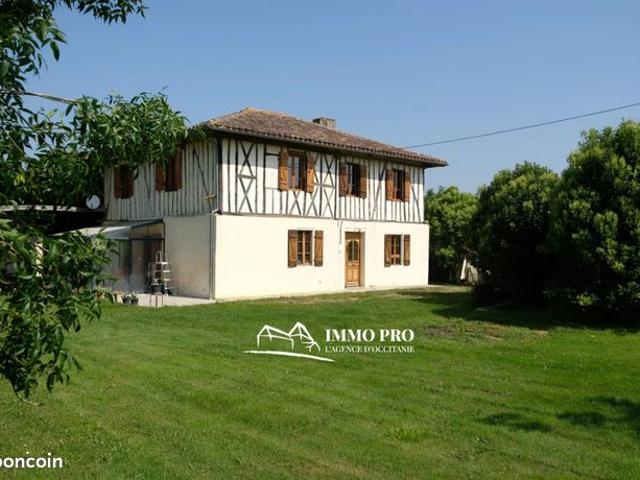 Propriété 7 pièces 179 m²