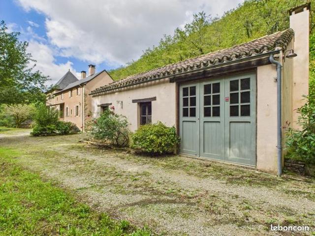 Propriété 7 pièces 179 m²