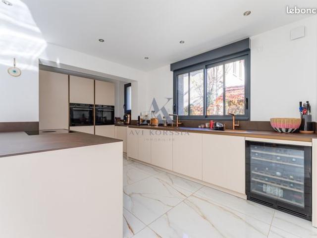 Propriété 7 pièces 170 m²