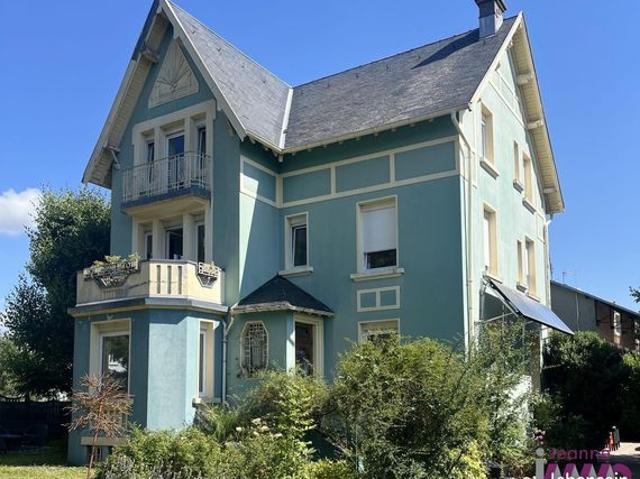 Propriété 7 pièces 210 m²