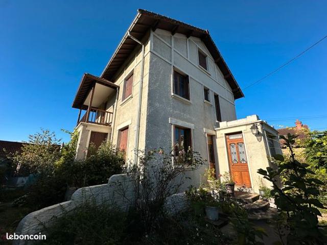 Propriété 7 pièces 170 m²