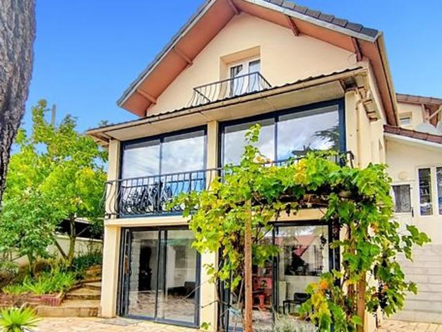 Propriété 7 pièces 170 m²