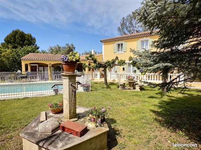Propriété 7 pièces 170 m²