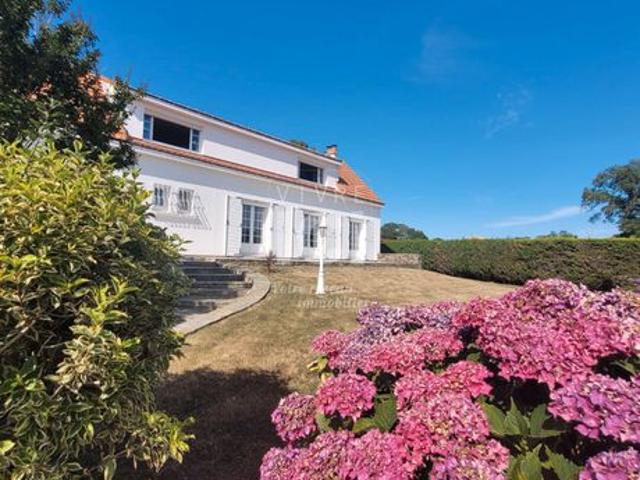 Propriété 7 pièces 171 m²