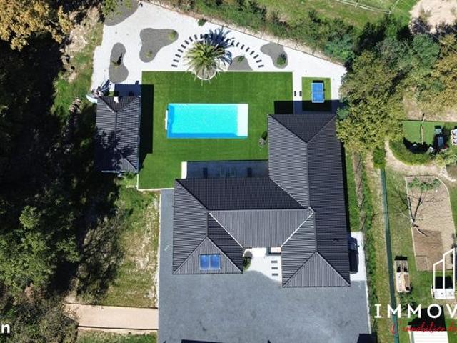 Propriété 7 pièces 171 m²