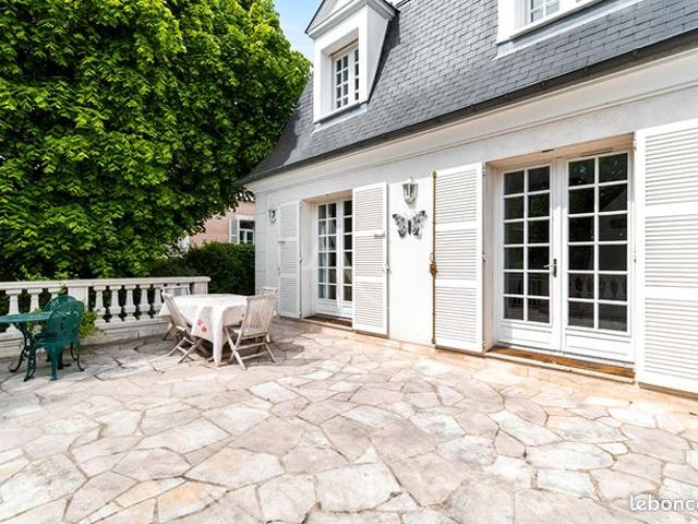 Propriété 7 pièces 171 m²