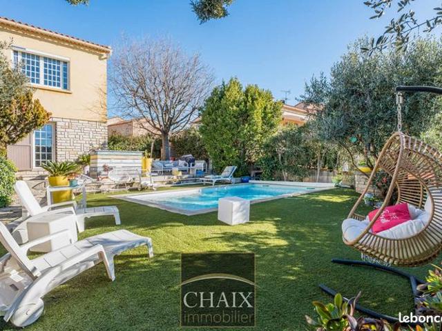 Propriété 7 pièces 172 m²