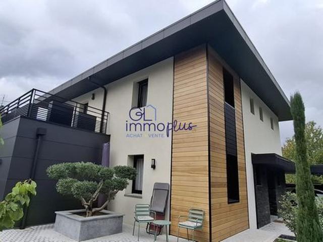 Propriété 7 pièces 172 m²