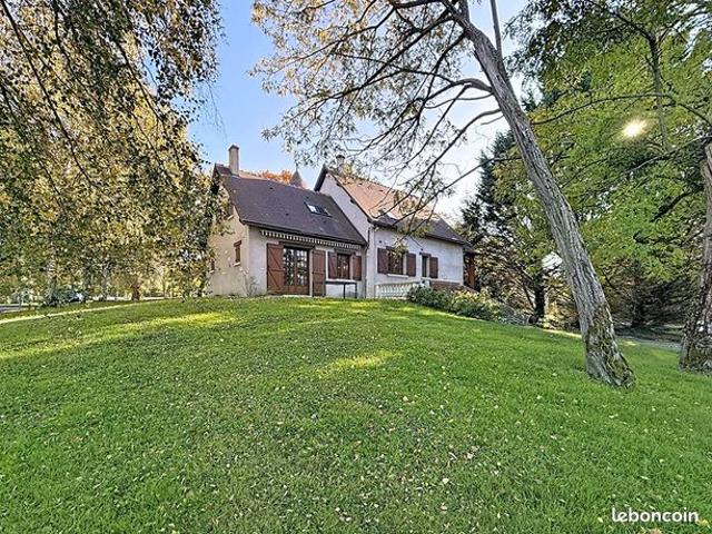 Propriété 7 pièces 172 m²