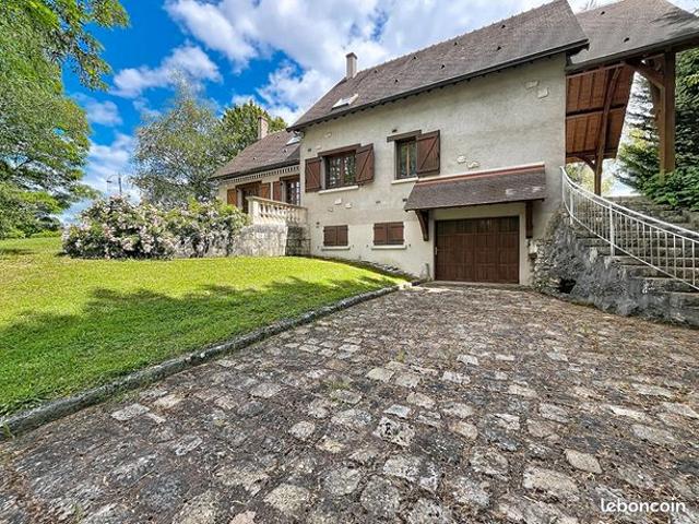 Propriété 7 pièces 172 m²