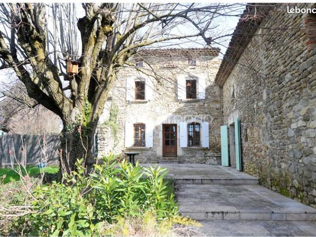 Propriété 7 pièces 173 m²
