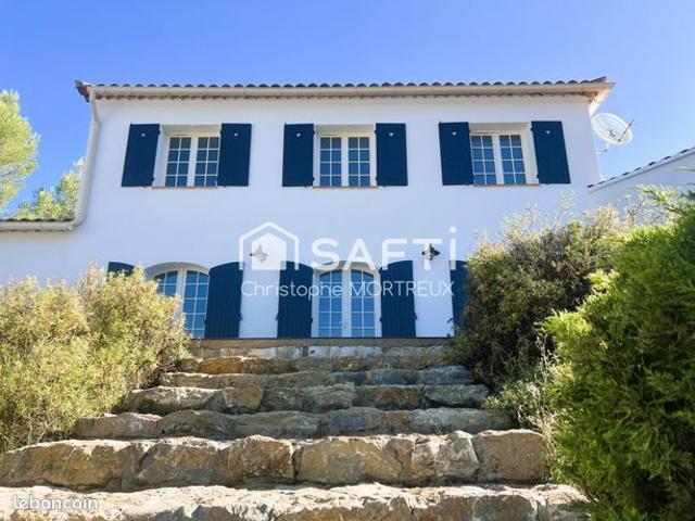 Propriété 7 pièces 184 m²