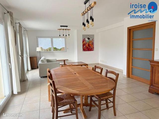 Propriété 7 pièces 184 m²