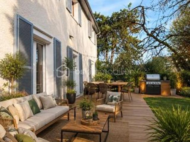 Propriété 7 pièces 184 m²