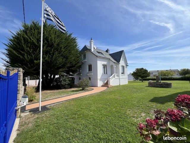 Propriété 7 pièces 184 m²