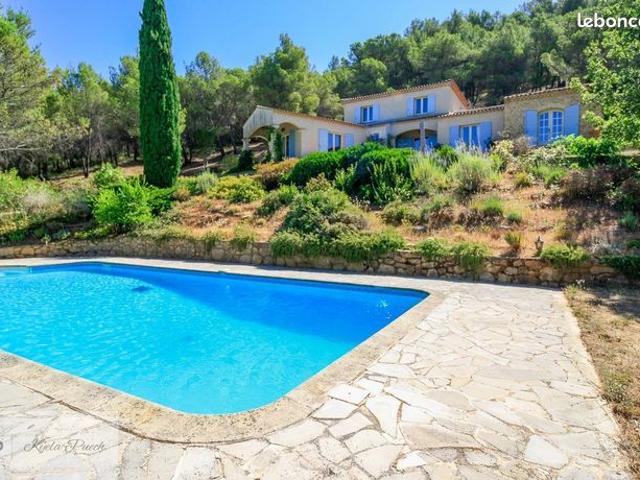 Propriété 7 pièces 185 m²