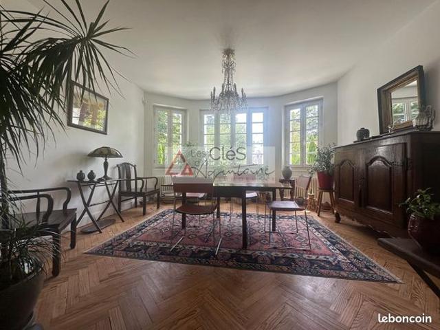 Propriété 7 pièces 185 m²