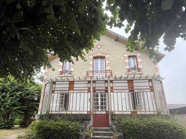 Propriété 7 pièces 185 m²