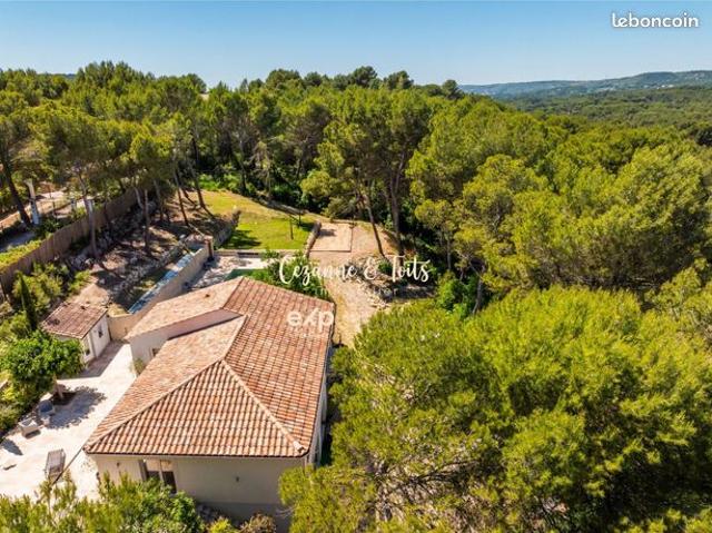 Propriété 7 pièces 185 m²