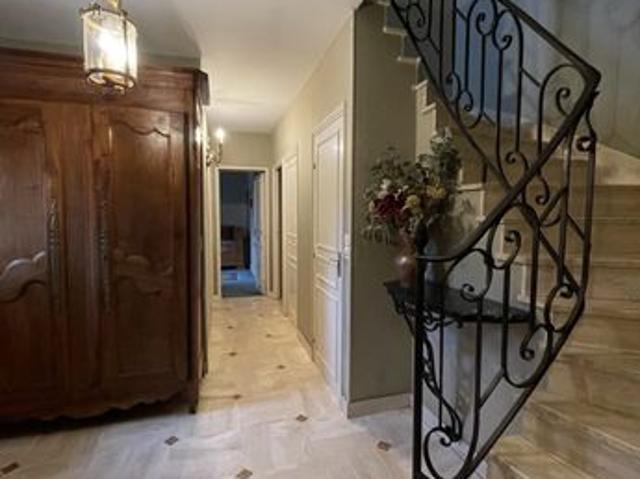 Propriété 7 pièces 185 m²