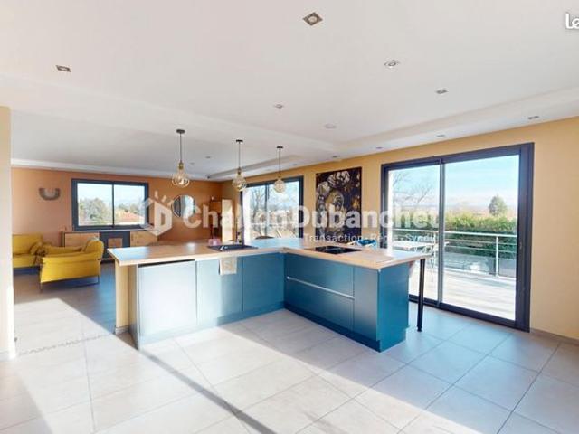 Propriété 7 pièces 185 m²