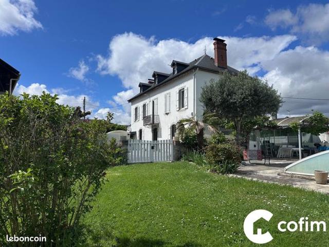 Propriété 7 pièces 185 m²